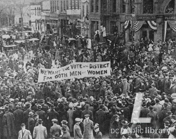 DC Statehood Activists line the streets in 1920s